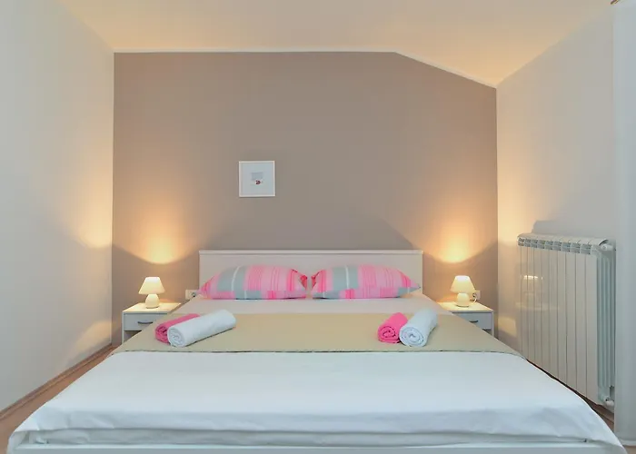 Olivera 1726 Apartman Póla