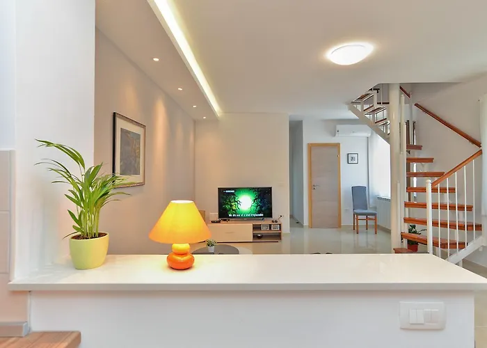 Olivera 1726 Apartman Póla