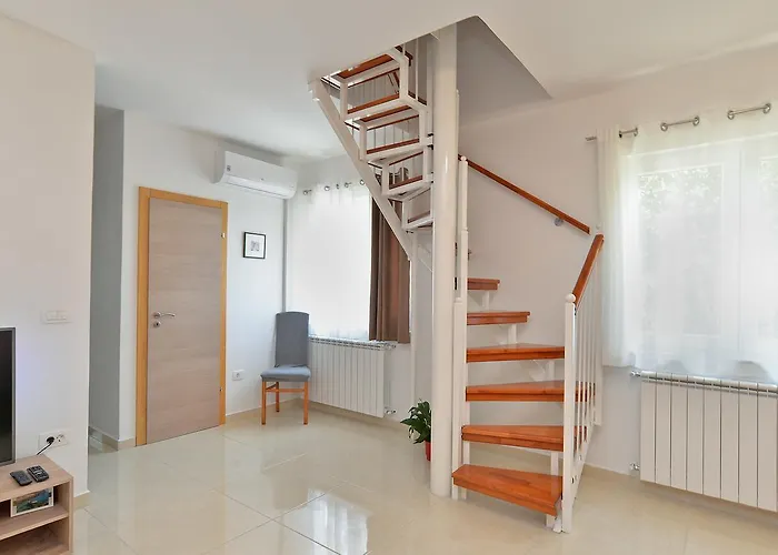 Olivera 1726 Apartman Póla