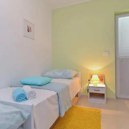 Olivera 1726 Apartment *